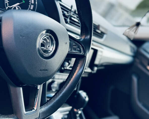 Серый Шкода Суперб, объемом двигателя 2 л и пробегом 210 тыс. км за 16450 $, фото 19 на Automoto.ua