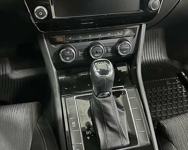 Серый Шкода Суперб, объемом двигателя 1.97 л и пробегом 200 тыс. км за 8900 $, фото 15 на Automoto.ua