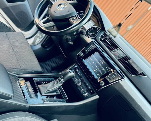 Серый Шкода Суперб, объемом двигателя 2 л и пробегом 210 тыс. км за 16450 $, фото 80 на Automoto.ua