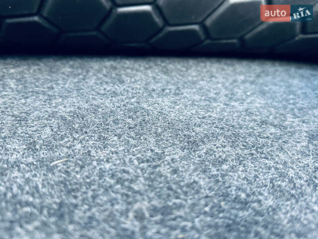 Серый Шкода Суперб, объемом двигателя 2 л и пробегом 210 тыс. км за 16450 $, фото 86 на Automoto.ua