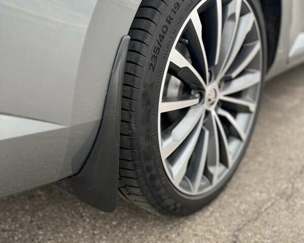 Шкода Суперб 2017 в Кривом Роге на Automoto.ua Серый Шкода Суперб, объемом двигателя 2 л и пробегом 241 тыс. км за 21000 $, фото 55 на Automoto.ua