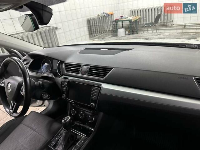 Серый Шкода Суперб, объемом двигателя 1.97 л и пробегом 200 тыс. км за 8900 $, фото 21 на Automoto.ua