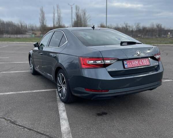 Серый Шкода Суперб, объемом двигателя 2 л и пробегом 260 тыс. км за 19500 $, фото 4 на Automoto.ua