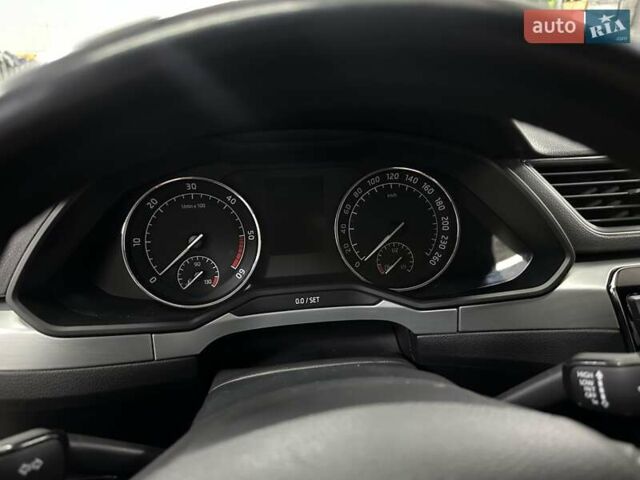 Серый Шкода Суперб, объемом двигателя 1.97 л и пробегом 200 тыс. км за 8900 $, фото 17 на Automoto.ua