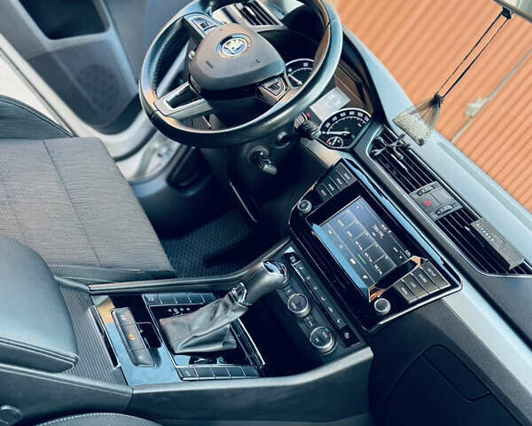 Серый Шкода Суперб, объемом двигателя 2 л и пробегом 210 тыс. км за 16450 $, фото 17 на Automoto.ua