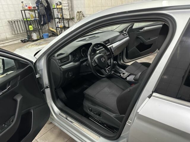 Серый Шкода Суперб, объемом двигателя 2 л и пробегом 200 тыс. км за 8900 $, фото 5 на Automoto.ua