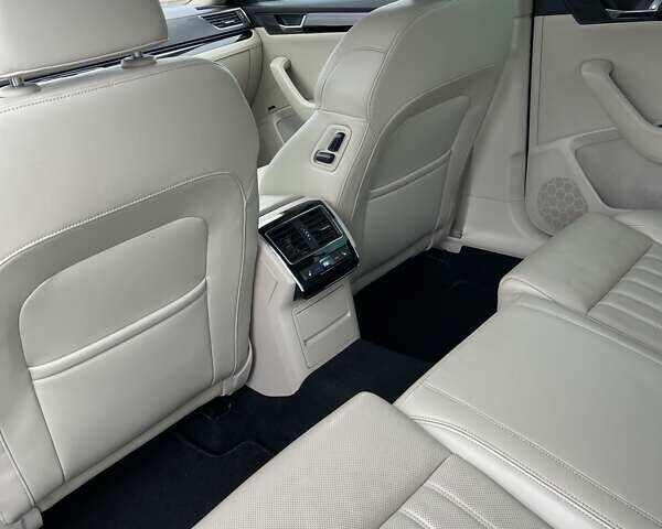 Серый Шкода Суперб, объемом двигателя 2 л и пробегом 260 тыс. км за 19500 $, фото 53 на Automoto.ua