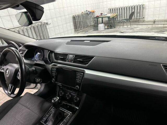 Серый Шкода Суперб, объемом двигателя 2 л и пробегом 200 тыс. км за 8900 $, фото 6 на Automoto.ua