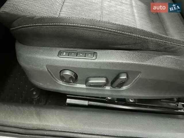 Серый Шкода Суперб, объемом двигателя 1.97 л и пробегом 200 тыс. км за 8900 $, фото 13 на Automoto.ua