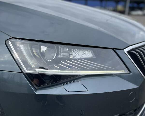 Серый Шкода Суперб, объемом двигателя 2 л и пробегом 260 тыс. км за 19500 $, фото 26 на Automoto.ua