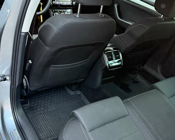 Серый Шкода Суперб, объемом двигателя 1.97 л и пробегом 191 тыс. км за 17500 $, фото 77 на Automoto.ua