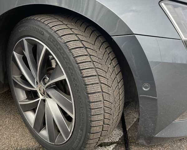 Серый Шкода Суперб, объемом двигателя 2 л и пробегом 260 тыс. км за 19500 $, фото 30 на Automoto.ua