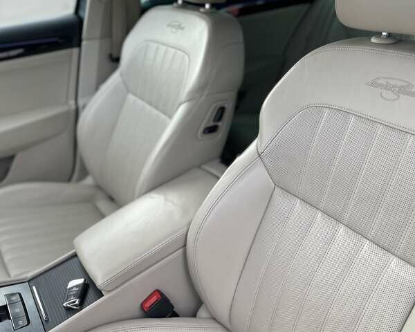 Серый Шкода Суперб, объемом двигателя 2 л и пробегом 260 тыс. км за 19500 $, фото 80 на Automoto.ua