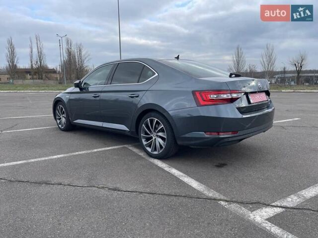 Серый Шкода Суперб, объемом двигателя 2 л и пробегом 260 тыс. км за 19500 $, фото 16 на Automoto.ua