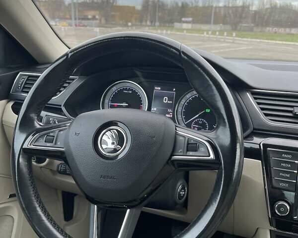 Серый Шкода Суперб, объемом двигателя 2 л и пробегом 260 тыс. км за 19500 $, фото 47 на Automoto.ua