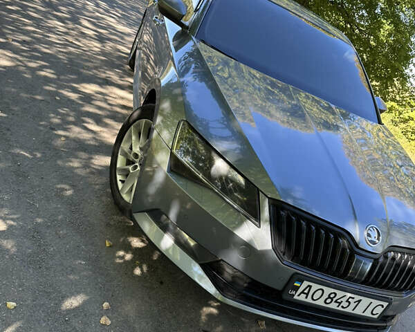 Шкода Суперб 2017 в Виннице на Automoto.ua Серый Шкода Суперб, объемом двигателя 1.97 л и пробегом 265 тыс. км за 17500 $, фото 5 на Automoto.ua