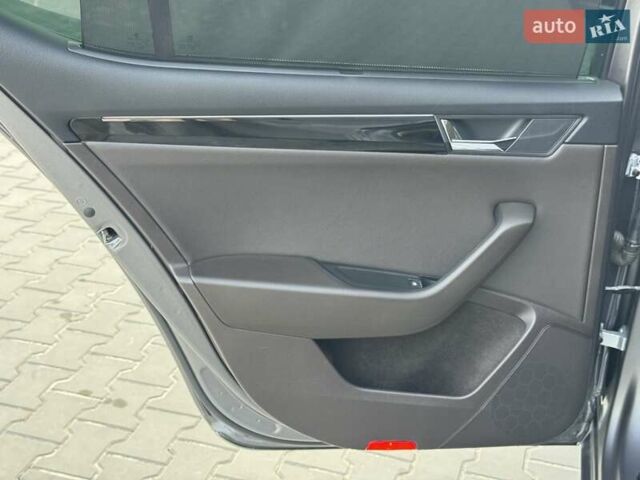 Сірий Шкода Суперб, об'ємом двигуна 1.97 л та пробігом 151 тис. км за 29500 $, фото 16 на Automoto.ua