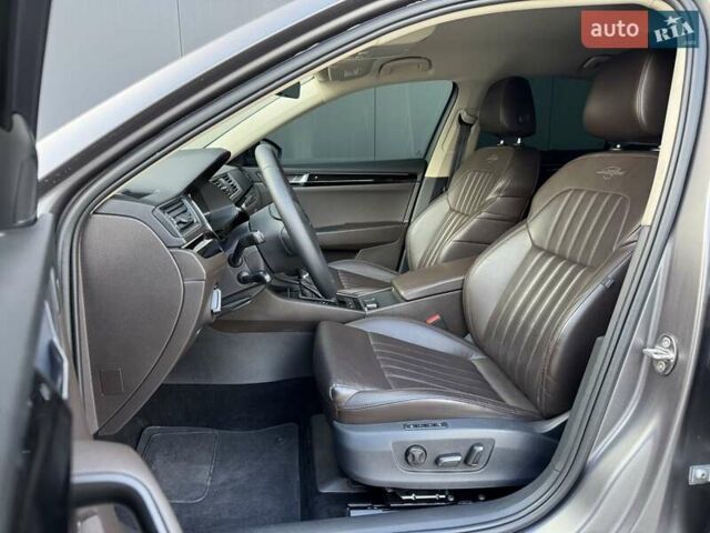 Сірий Шкода Суперб, об'ємом двигуна 1.97 л та пробігом 151 тис. км за 29500 $, фото 13 на Automoto.ua