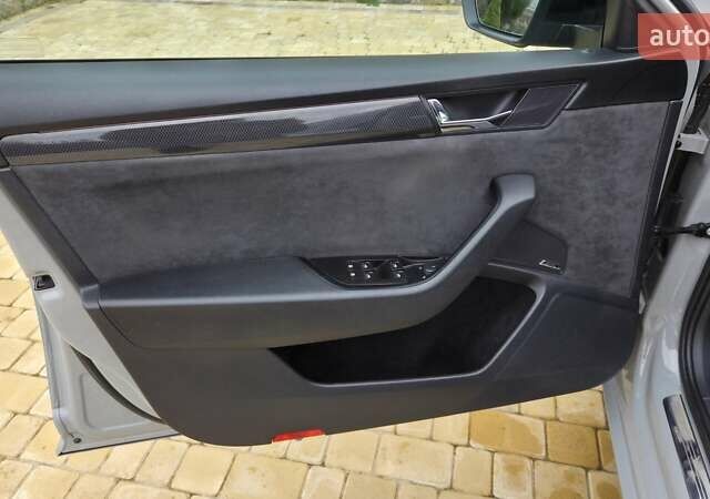 Серый Шкода Суперб, объемом двигателя 1.97 л и пробегом 175 тыс. км за 26300 $, фото 17 на Automoto.ua