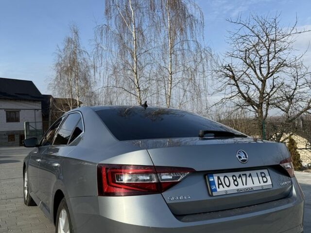 Сірий Шкода Суперб, об'ємом двигуна 2 л та пробігом 213 тис. км за 19000 $, фото 1 на Automoto.ua