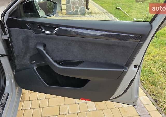 Серый Шкода Суперб, объемом двигателя 1.97 л и пробегом 175 тыс. км за 26300 $, фото 20 на Automoto.ua