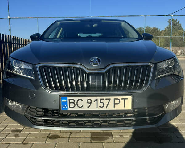 Серый Шкода Суперб, объемом двигателя 1.97 л и пробегом 120 тыс. км за 24000 $, фото 1 на Automoto.ua