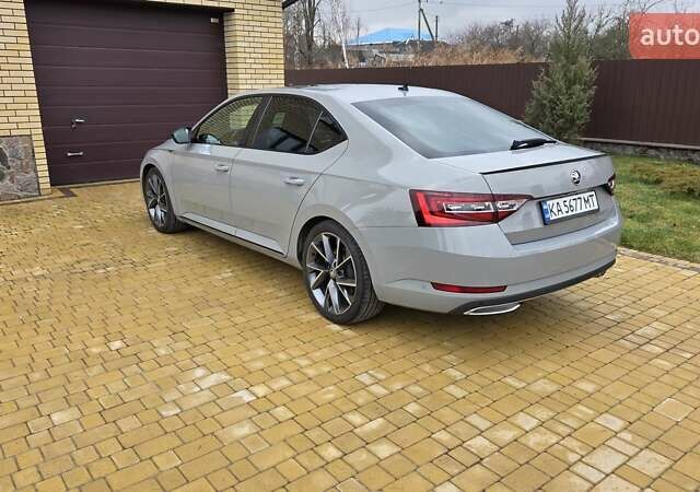 Серый Шкода Суперб, объемом двигателя 1.97 л и пробегом 175 тыс. км за 26300 $, фото 4 на Automoto.ua