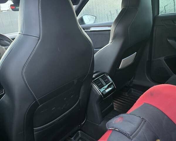 Серый Шкода Суперб, объемом двигателя 1.97 л и пробегом 215 тыс. км за 26000 $, фото 22 на Automoto.ua
