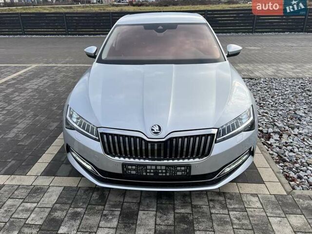 Серый Шкода Суперб, объемом двигателя 1.97 л и пробегом 155 тыс. км за 25000 $, фото 1 на Automoto.ua