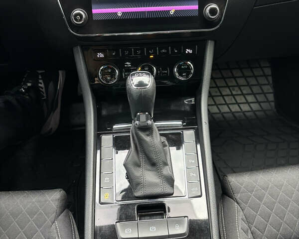 Серый Шкода Суперб, объемом двигателя 1.97 л и пробегом 167 тыс. км за 30750 $, фото 14 на Automoto.ua