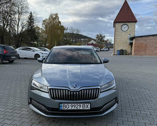 Серый Шкода Суперб, объемом двигателя 1.97 л и пробегом 180 тыс. км за 24700 $, фото 1 на Automoto.ua