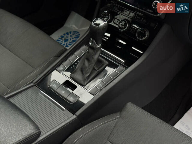 Серый Шкода Суперб, объемом двигателя 1.97 л и пробегом 230 тыс. км за 18900 $, фото 8 на Automoto.ua