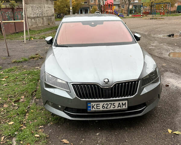 Серый Шкода Суперб, объемом двигателя 1.97 л и пробегом 167 тыс. км за 30750 $, фото 3 на Automoto.ua