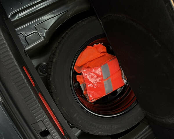 Серый Шкода Суперб, объемом двигателя 1.97 л и пробегом 230 тыс. км за 18900 $, фото 20 на Automoto.ua