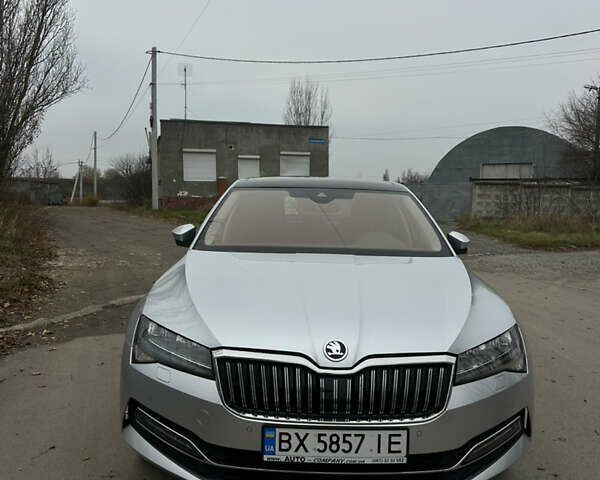 Сірий Шкода Суперб, об'ємом двигуна 1.97 л та пробігом 178 тис. км за 28800 $, фото 65 на Automoto.ua