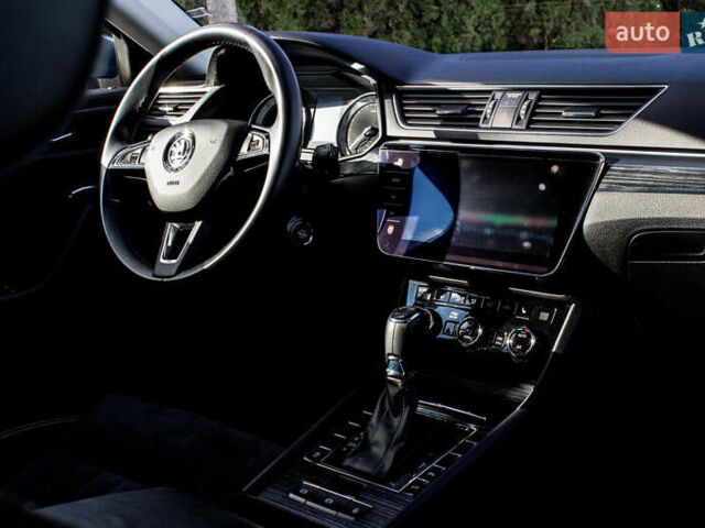 Сірий Шкода Суперб, об'ємом двигуна 1.97 л та пробігом 163 тис. км за 27300 $, фото 56 на Automoto.ua