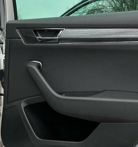 Сірий Шкода Суперб, об'ємом двигуна 1.97 л та пробігом 178 тис. км за 28800 $, фото 6 на Automoto.ua