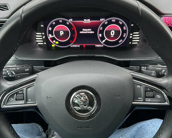 Сірий Шкода Суперб, об'ємом двигуна 1.97 л та пробігом 178 тис. км за 28800 $, фото 76 на Automoto.ua