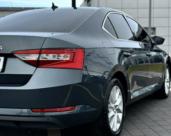 Серый Шкода Суперб, объемом двигателя 2 л и пробегом 218 тыс. км за 19999 $, фото 18 на Automoto.ua