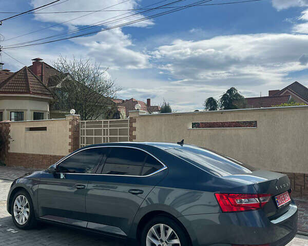 Серый Шкода Суперб, объемом двигателя 2 л и пробегом 298 тыс. км за 20500 $, фото 4 на Automoto.ua