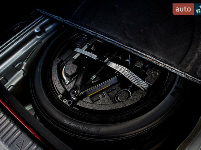 Сірий Шкода Суперб, об'ємом двигуна 1.97 л та пробігом 163 тис. км за 27300 $, фото 72 на Automoto.ua