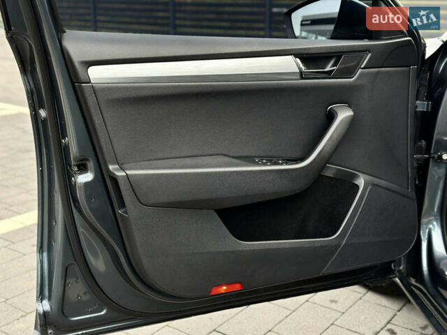 Серый Шкода Суперб, объемом двигателя 2 л и пробегом 218 тыс. км за 19999 $, фото 39 на Automoto.ua