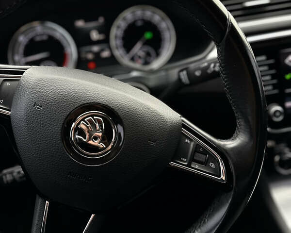 Серый Шкода Суперб, объемом двигателя 2 л и пробегом 218 тыс. км за 19999 $, фото 50 на Automoto.ua