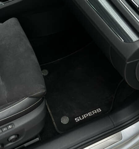 Сірий Шкода Суперб, об'ємом двигуна 1.97 л та пробігом 178 тис. км за 28800 $, фото 21 на Automoto.ua