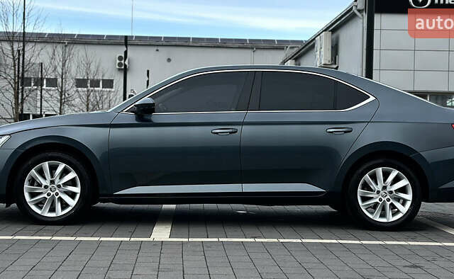 Серый Шкода Суперб, объемом двигателя 2 л и пробегом 218 тыс. км за 19999 $, фото 5 на Automoto.ua