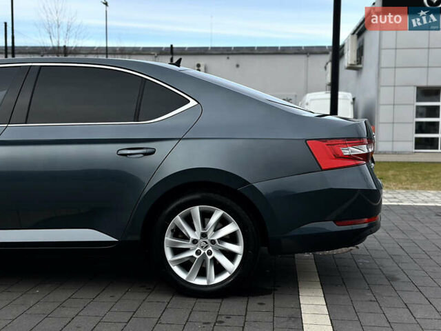 Серый Шкода Суперб, объемом двигателя 2 л и пробегом 218 тыс. км за 19999 $, фото 8 на Automoto.ua