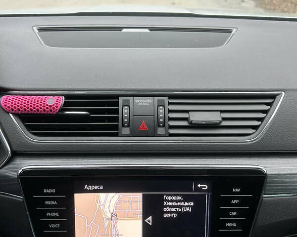 Сірий Шкода Суперб, об'ємом двигуна 1.97 л та пробігом 178 тис. км за 28800 $, фото 98 на Automoto.ua