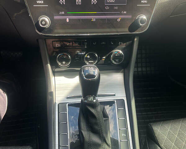 Серый Шкода Суперб, объемом двигателя 2 л и пробегом 298 тыс. км за 20500 $, фото 8 на Automoto.ua