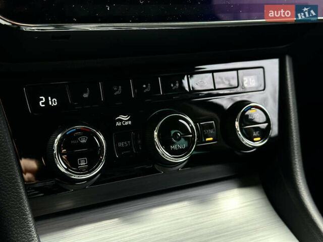 Серый Шкода Суперб, объемом двигателя 2 л и пробегом 218 тыс. км за 19999 $, фото 56 на Automoto.ua