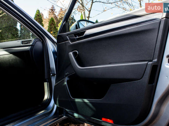 Сірий Шкода Суперб, об'ємом двигуна 1.97 л та пробігом 163 тис. км за 27300 $, фото 58 на Automoto.ua